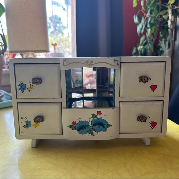 60’s Japanese Jewelry Box - Picture 4 of 7